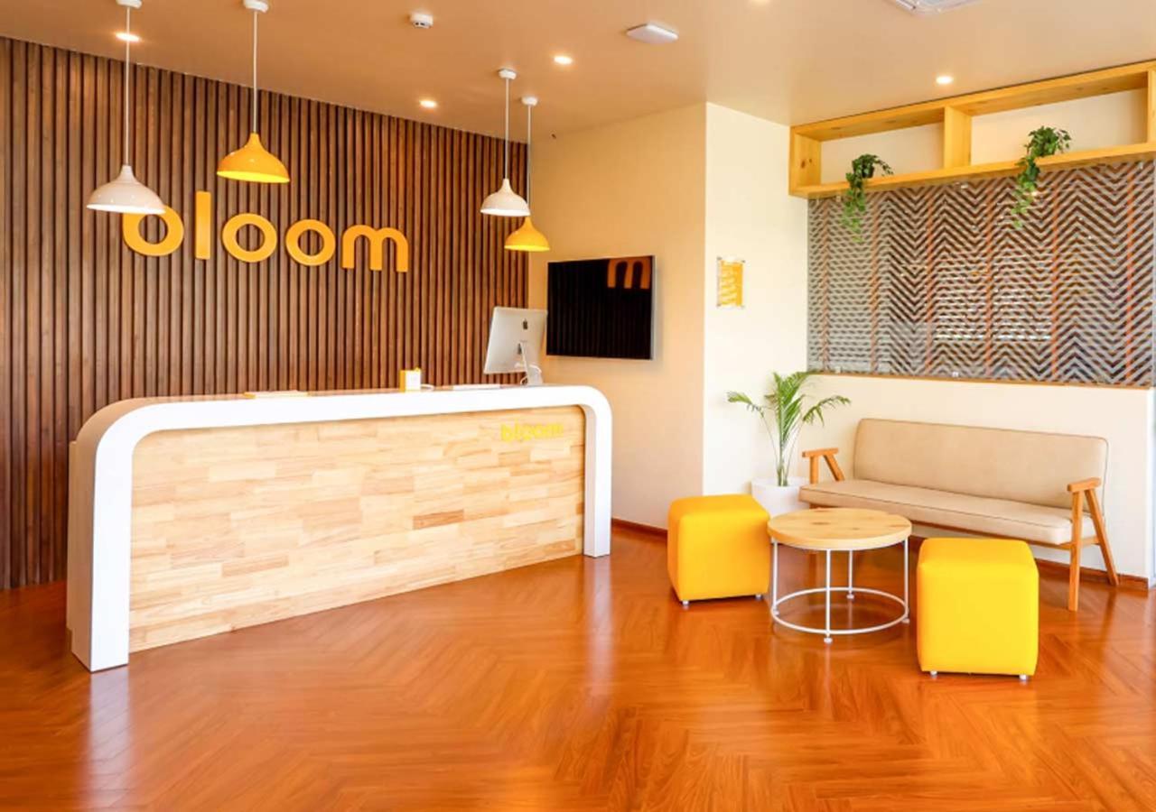 Bloom Hotel - Golf Course Road, Sector 43 Гургаон Экстерьер фото